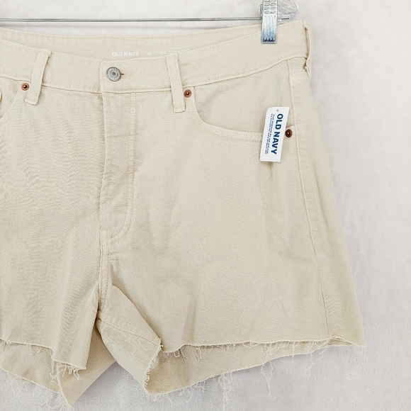 NEW Old Navy Cream High Rise Straight Secret Smooth Pockets Fried Hem Short P205 - Picture 3 of 8